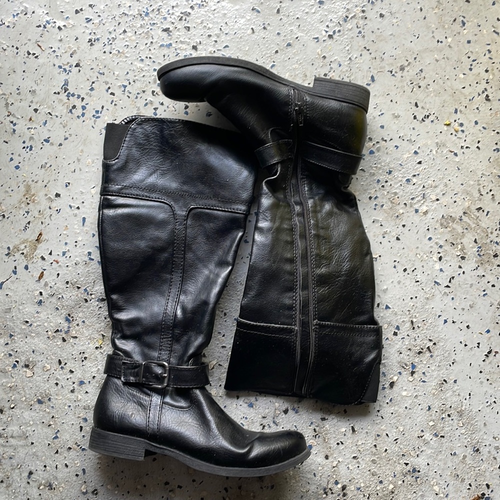 Black Croft and barrow boots